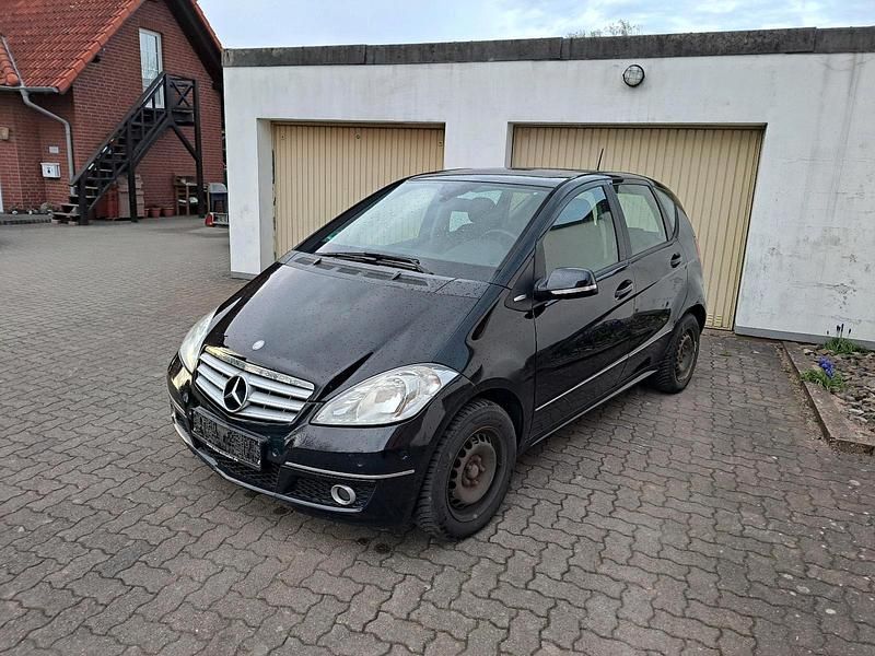 Gebraucht Mercedes A150 Avantgarde 95 PS (69 kW) 2008 Schwarz Kleinwagen