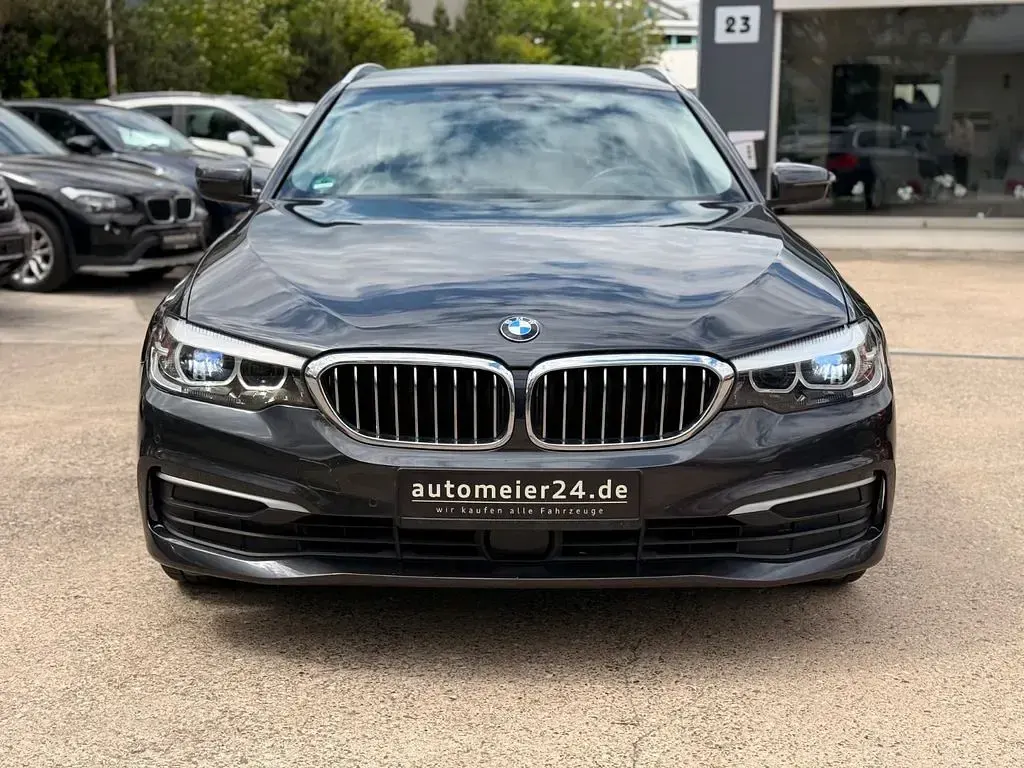 Gebraucht BMW 530 252 PS (185 kW) 2017 Grau Kombi