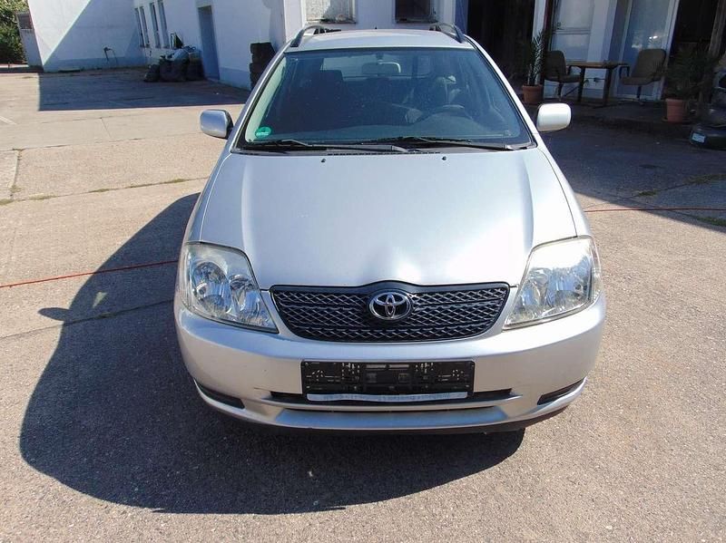 Gebraucht Toyota Corolla 110 PS (80 kW) 2002 Silber metalic Kombi