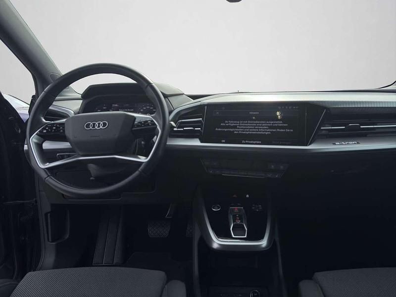 Gebraucht Audi Q4 e-tron Ambiente 150 kW (204 PS) 2023 Auroraviolett metallic (metallic) SUV