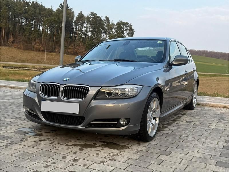 Gebraucht BMW 330 Exclusive 272 PS (200 kW) 2010 Grau Limousine