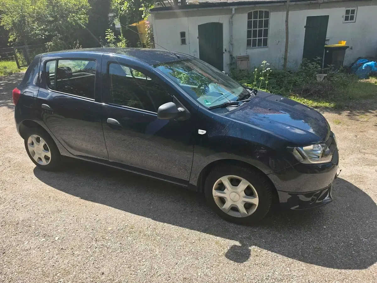 Gebraucht Dacia Sandero 75 PS (55 kW) 2015 Blau Limousine