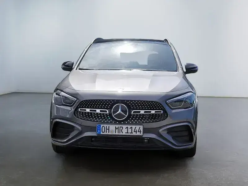 Gebraucht Mercedes GLA200 AMG 150 PS (110 kW) 2026 Schwarz SUV