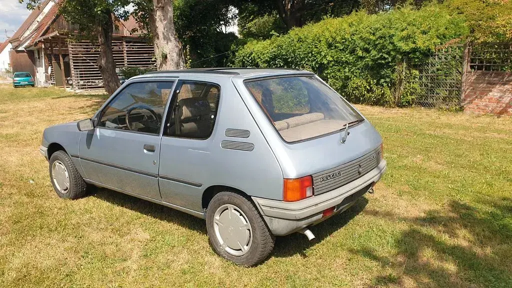 Gebraucht Peugeot 205 60 PS (44 kW) 1990 Blau Limousine