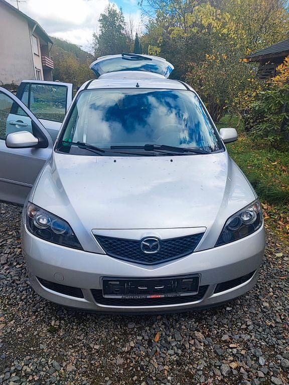 Silber Gebraucht 2006 Mazda 2 Active Limousine | 2.279 € (Fairer Preis) - Bild 1/4