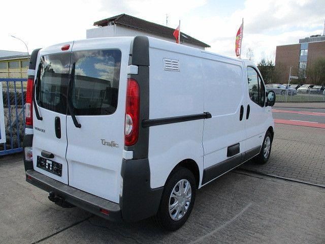 Gebraucht Renault Trafic 116 PS (85 kW) 2008 Weiß Van / Kleinbus