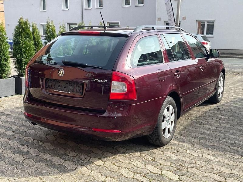 Gebraucht Skoda Octavia Impuls Edition 105 PS (77 kW) 2011 Rot Kombi