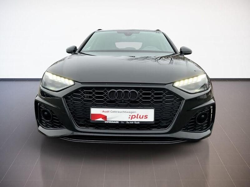 Gebraucht Audi RS4 Ambiente 450 PS (330 kW) 2023 Mythosschwarz metallic Kombi