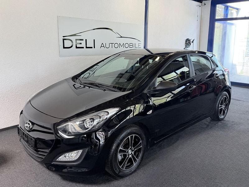 Gebraucht Hyundai i30 Edition 99 PS (72 kW) 2013 Schwarz Limousine