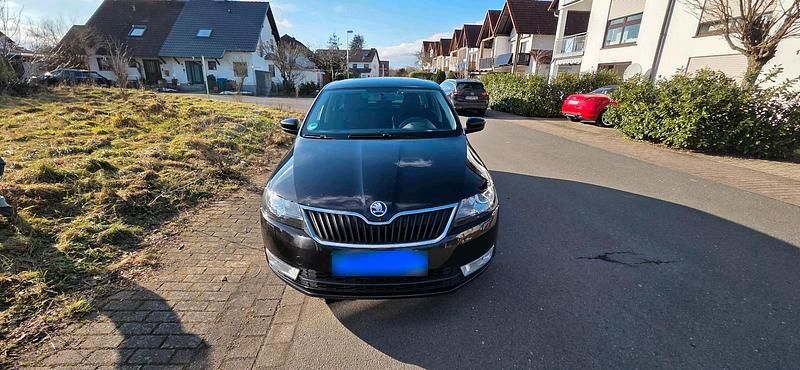Gebraucht Skoda Rapid 105 PS (77 kW) 2014 Schwarz Kleinwagen