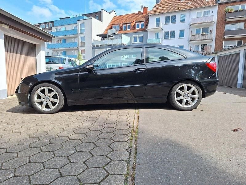 Gebraucht Mercedes CL180 143 PS (105 kW) 2003 Schwarz Coupé