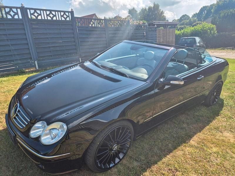 Schwarz Gebraucht 2005 Mercedes CLK500 Cabrio | 12.499 € (Etwas zu teuer) - Bild 1/4