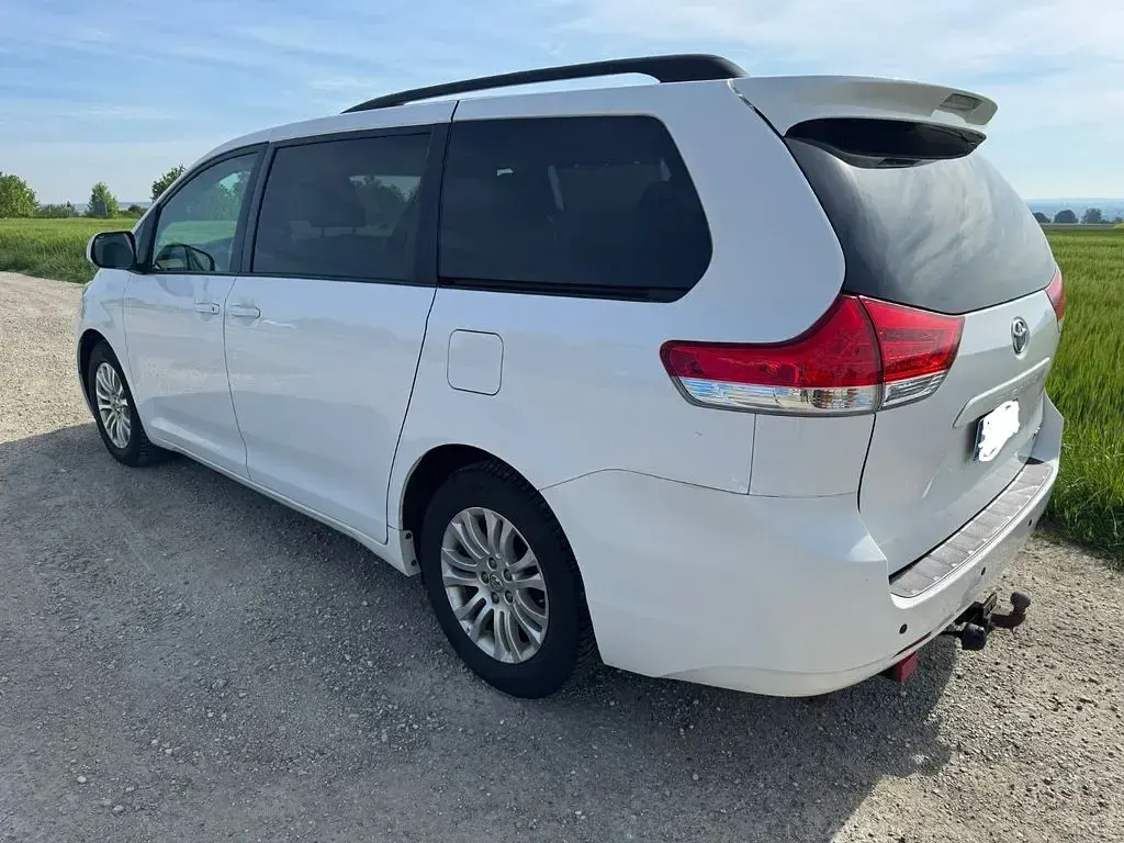 Gebraucht Toyota Sienna XLE 266 PS (195 kW) 2012 Weiß Van / Kleinbus