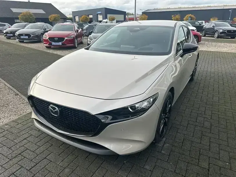 Neu Mazda 3 Homura-Line 140 PS (102 kW) 2025 Platinum quartz m Limousine