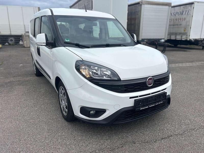 Colore esterno (weiß) Gebraucht 2019 Fiat Doblò Van / Kleinbus | 8.888 € (Guter Preis) - Bild 1/4