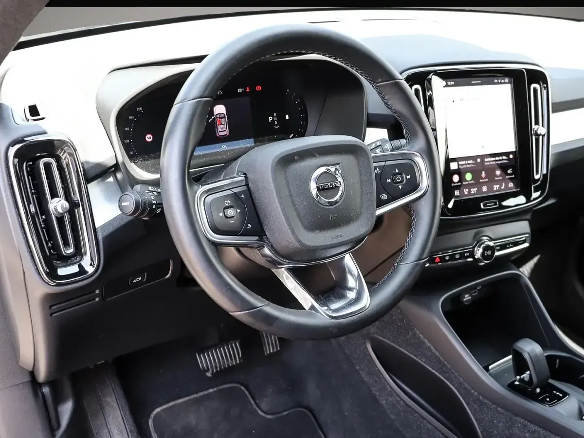Gebraucht Volvo XC40 Core 197 PS (144 kW) 2023 Manufacturer SUV