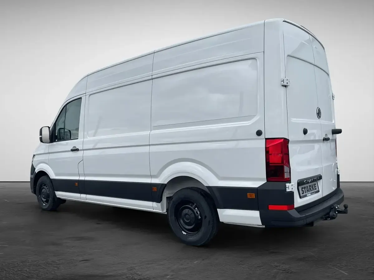 Neu VW Crafter 140 PS (102 kW) 2026 Weiß (candyweiß) Van