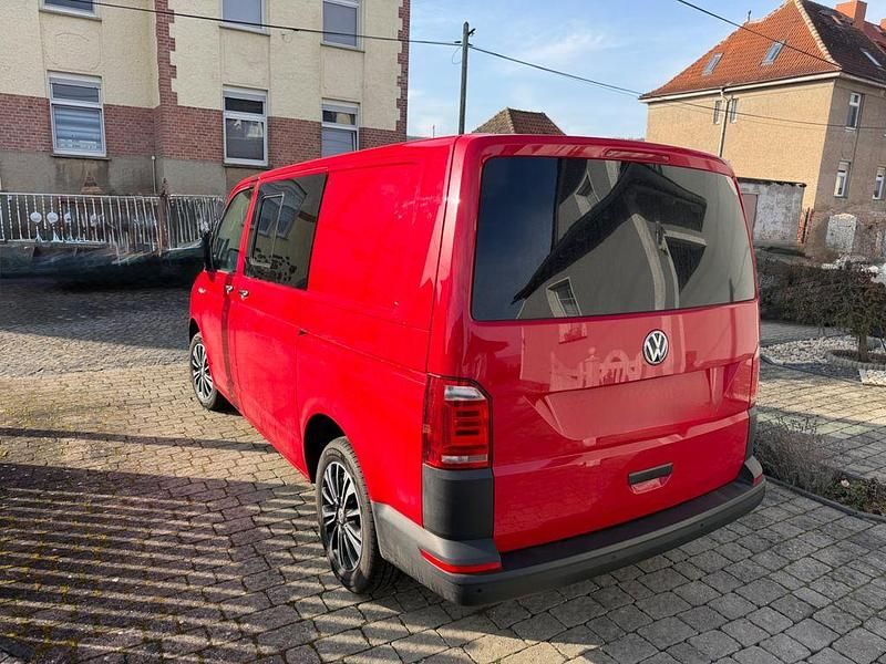 Gebraucht VW Transporter 150 PS (110 kW) 2019 Rot Van