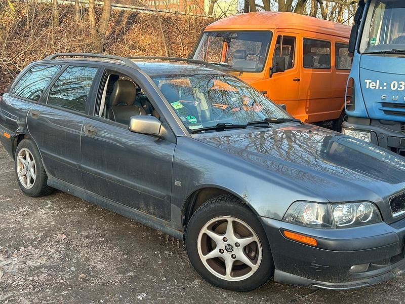 Gebraucht Volvo V40 136 PS (100 kW) 2002 Grau Kombi