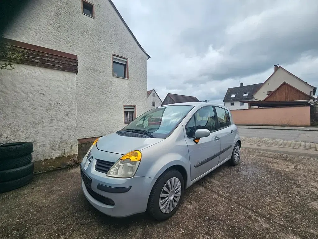 Käytetty Renault Modus Dynamique 88 HP (64 kW) 2004 Harmaa Tila-auto