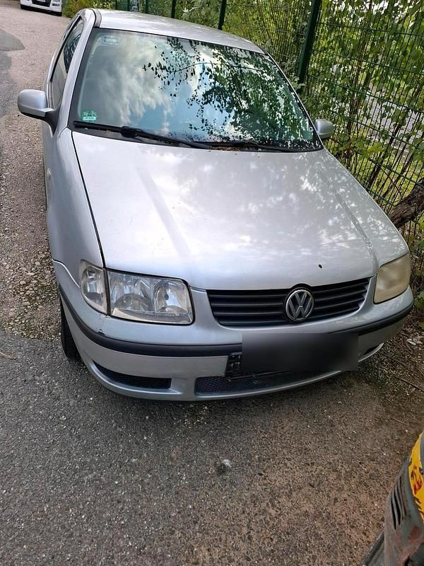 Silber Gebraucht 2001 VW Polo Kleinwagen | 350 € (Superpreis) - Bild 1/4