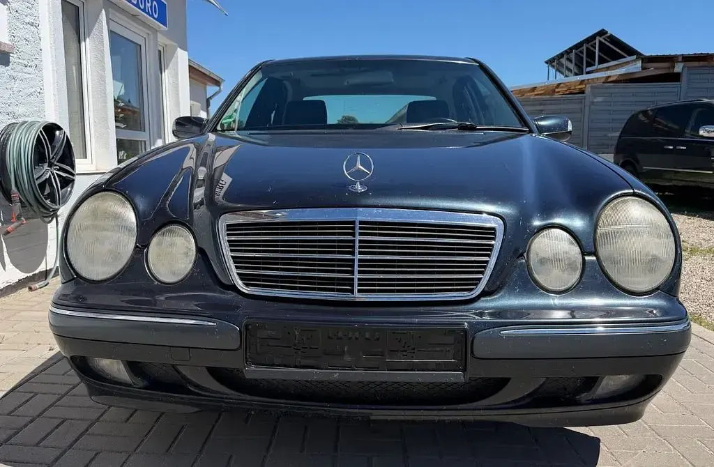 Gebraucht Mercedes E200 Elegance 136 PS (100 kW) 2000 Blau Limousine