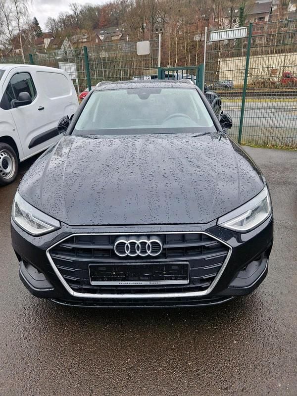 Gebraucht Audi A4 165 PS (121 kW) 2023 Schwarz Kombi