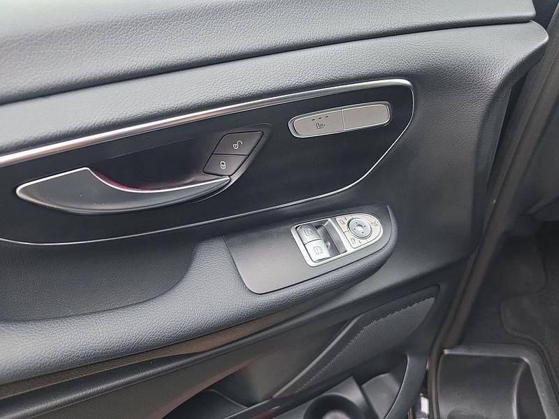 Gebraucht Mercedes V300 Style 237 PS (174 kW) 2025 Schwarz Van / Kleinbus