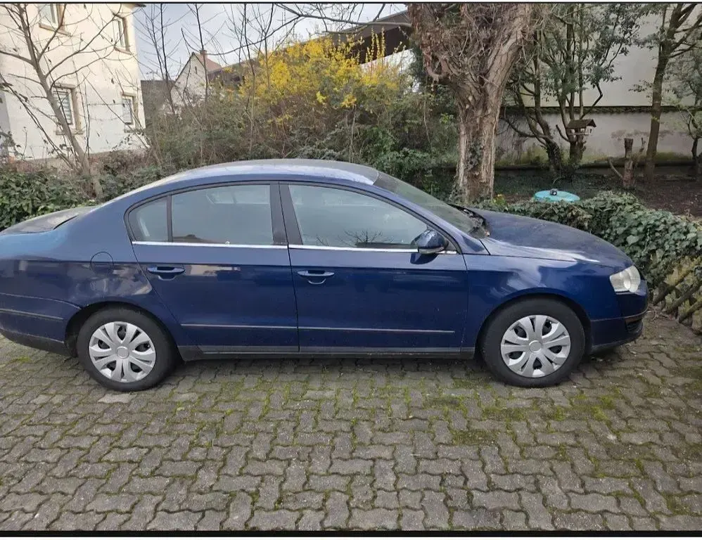 Gebraucht VW Passat Comfortline 105 PS (77 kW) 2007 Blau Limousine