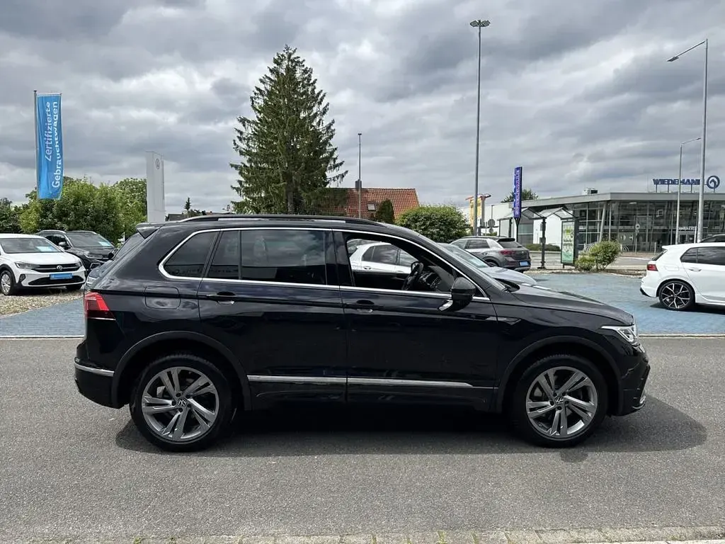 Gebraucht VW Tiguan R-line 200 PS (147 kW) 2023 Schwarz metallic SUV
