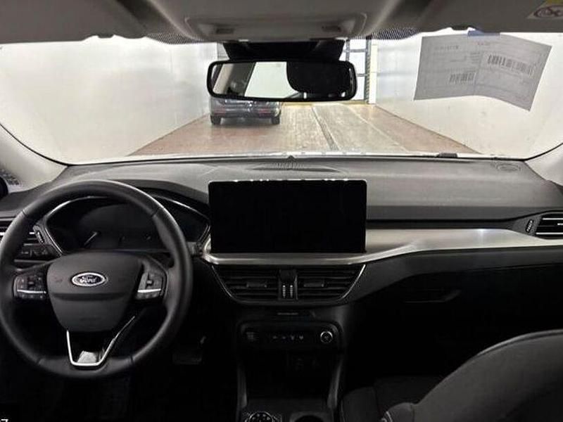 Gebraucht Ford Focus Titanium 120 PS (88 kW) 2023 Frost weiß Limousine