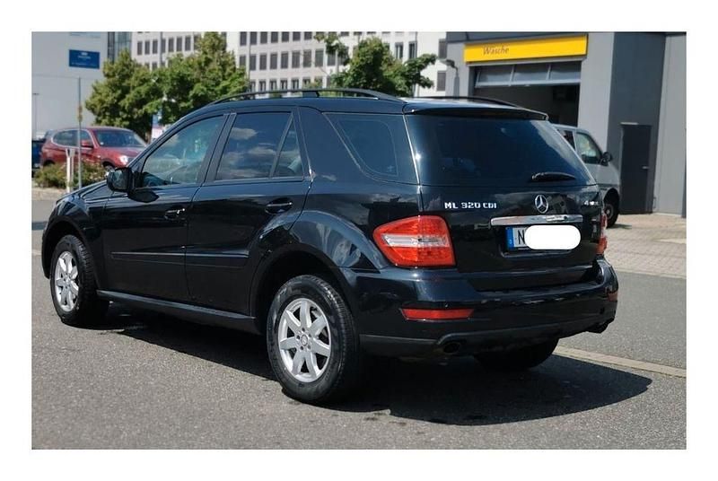 Gebraucht Mercedes ML320 204 PS (150 kW) 2009 Schwarz SUV