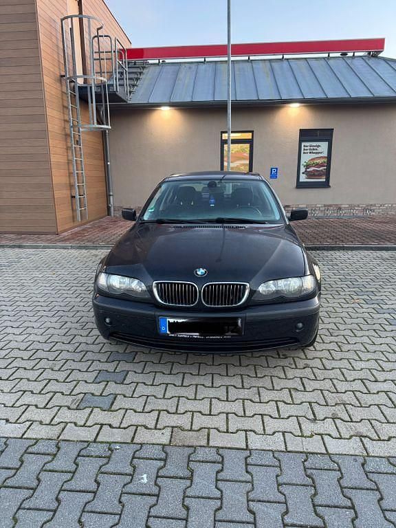 Schwarz Gebraucht 2004 BMW 316 Lifestyle Kombi | 1.300 € (Guter Preis) - Bild 1/3