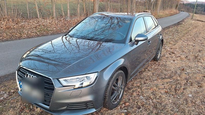 Gebraucht Audi A3 150 PS (110 kW) 2019 Grau Limousine