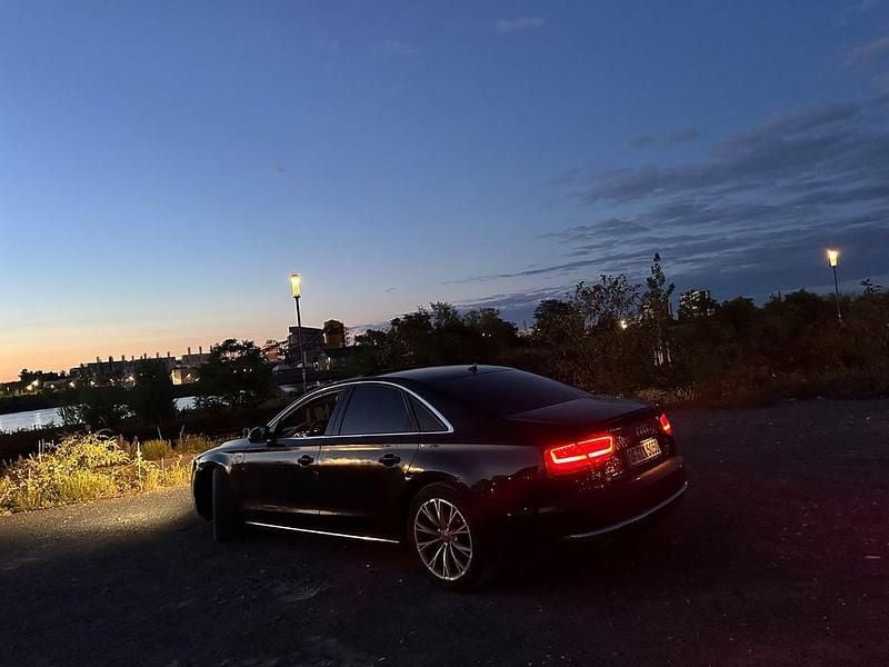 Gebraucht Audi A8 Ambiente 250 PS (183 kW) 2013 Schwarz Limousine