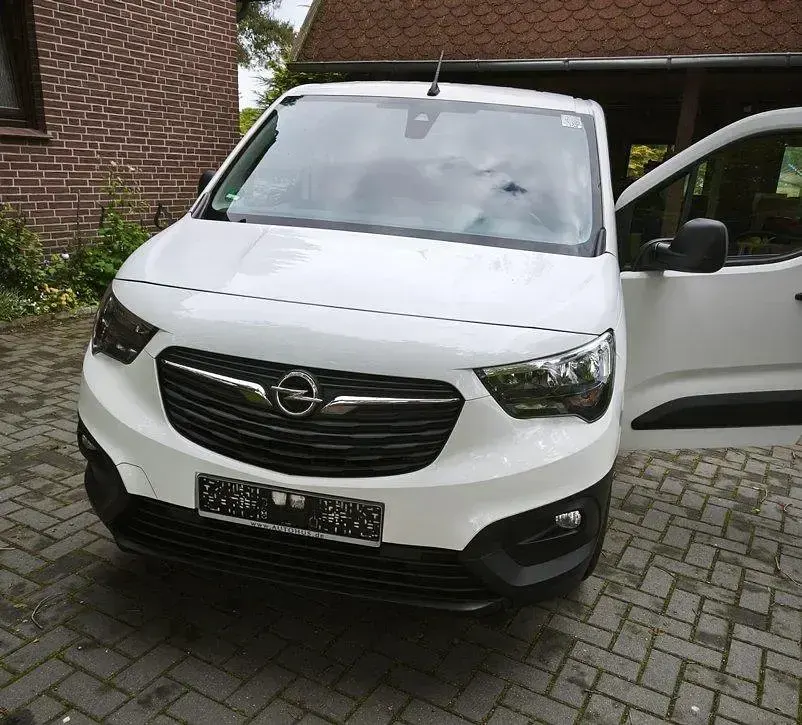 Gebraucht Opel Combo 102 PS (75 kW) 2019 Weiß Van / Kleinbus
