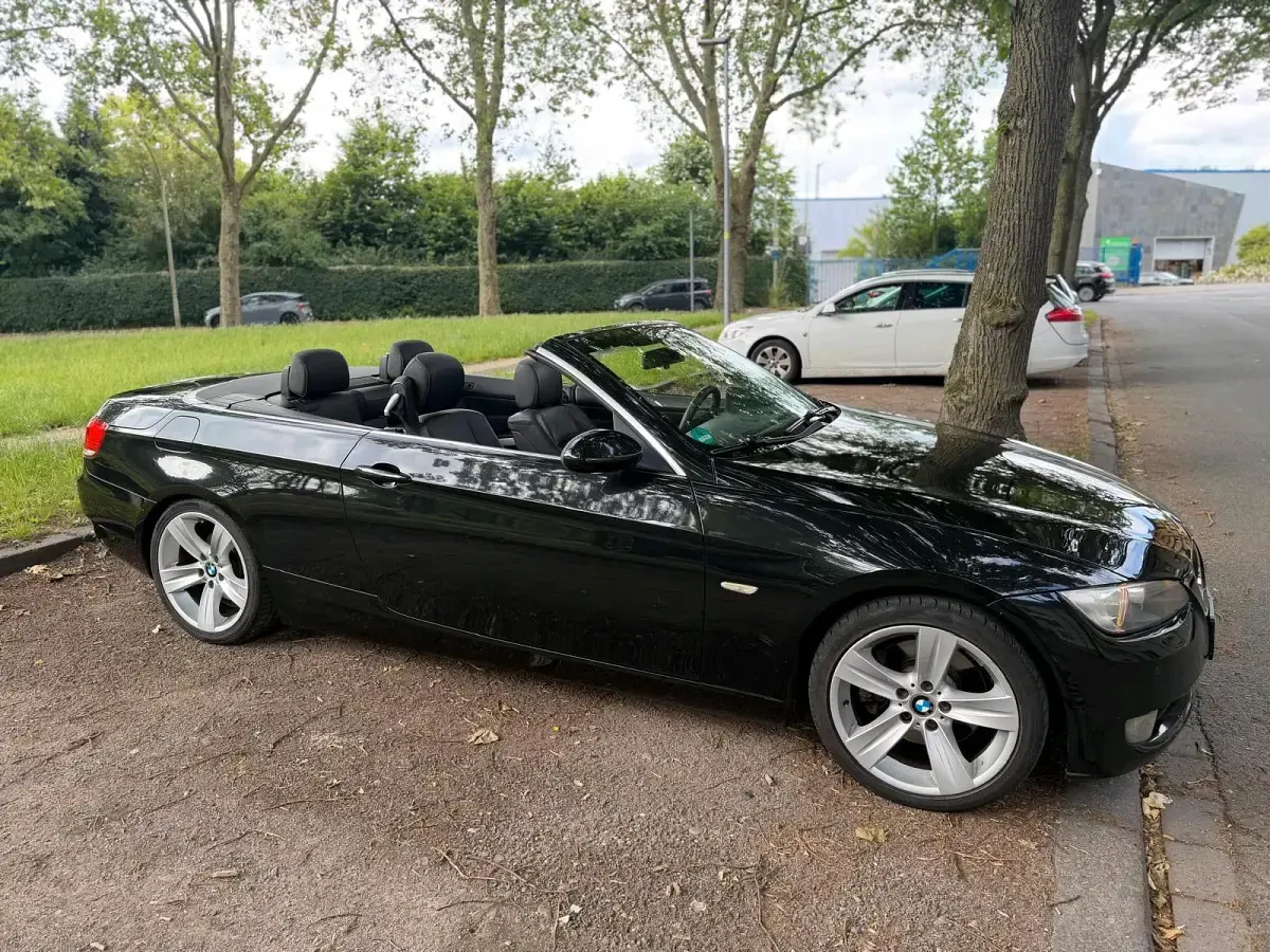 Gebraucht BMW 325 Cabriolet Performance 218 PS (160 kW) 2007 Schwarz Cabrio