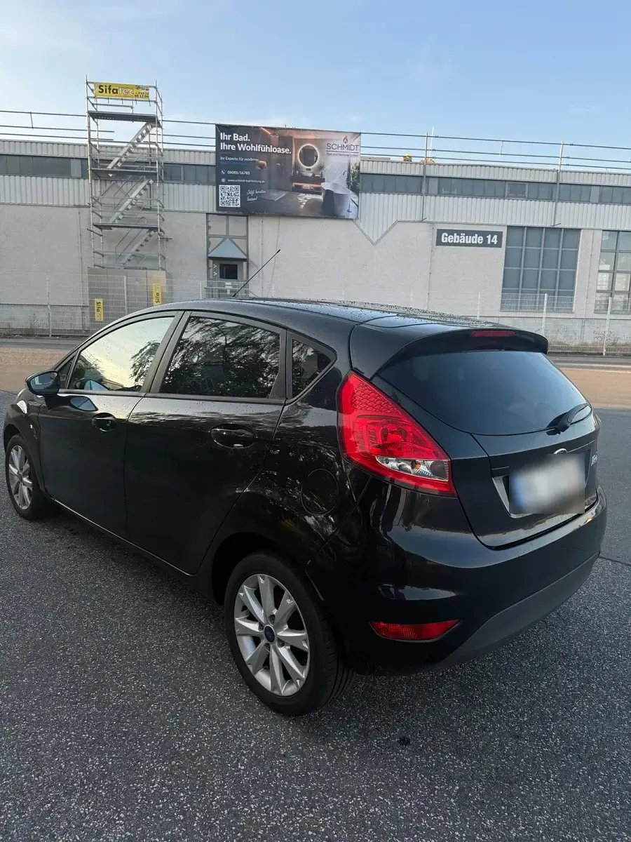 Gebraucht Ford Fiesta 82 PS (60 kW) 2011 Schwarz Limousine
