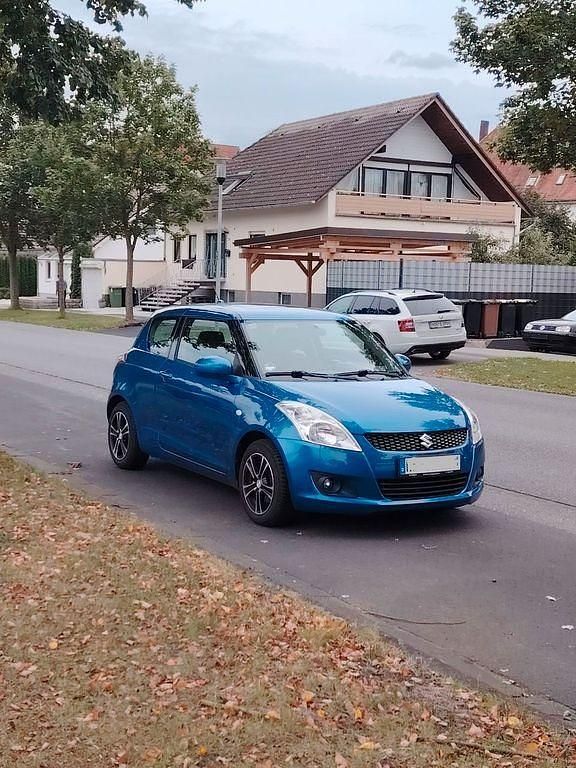 Gebraucht Suzuki Swift 94 PS (69 kW) 2011 Blau Kleinwagen