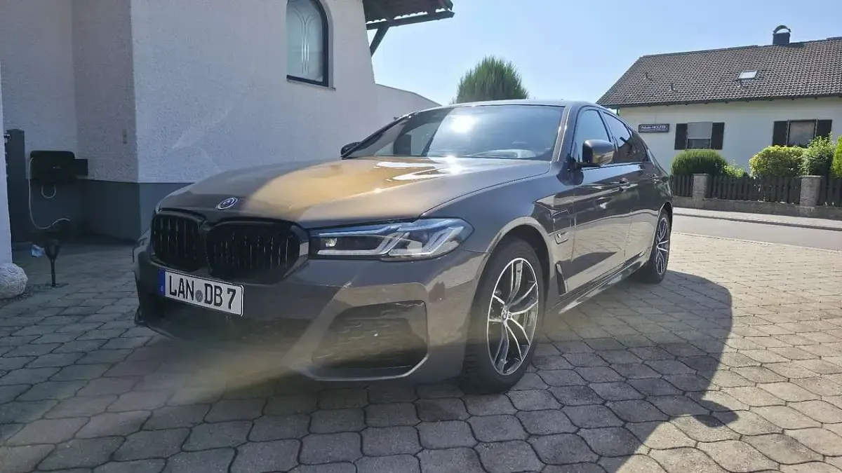 Gebraucht BMW 530e M Sport 292 PS (214 kW) 2022 Grau Limousine