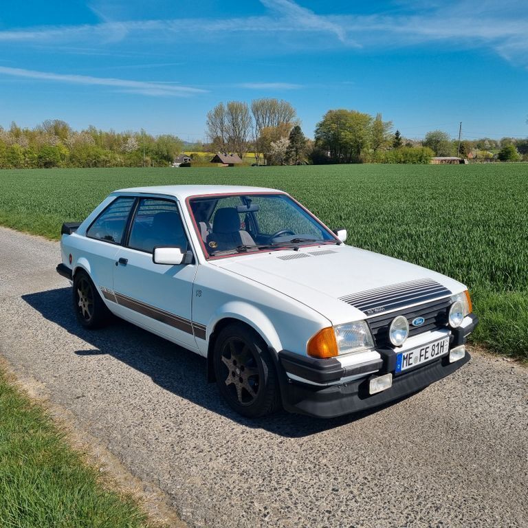 Weiß Gebraucht 1984 Ford Escort RS Limousine | 12.499 € - Bild 1/4