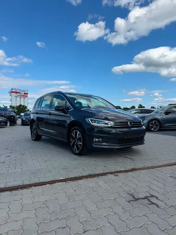 Gebraucht VW Touran Highline 150 PS (110 kW) 2022 Schwarz Van / Kleinbus