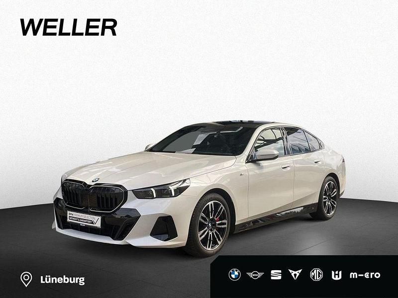 Mineralweiß (weiß) Gebraucht 2024 BMW 540 M Sport Limousine | 71.990 € - Bild 1/4
