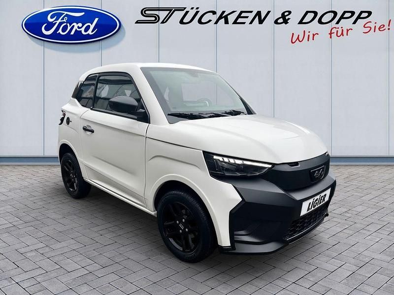 Ny Ligier JS50 2025 Vit Halvkombi