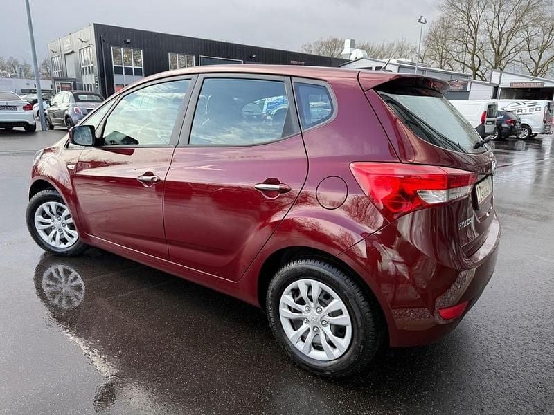 Gebraucht Hyundai ix20 Edition 90 PS (66 kW) 2016 Violet Kleinwagen