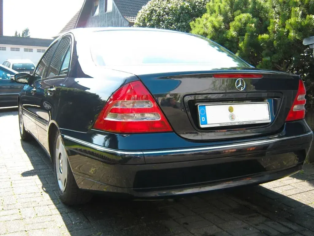 Gebraucht Mercedes C200 163 PS (119 kW) 2004 Blau Limousine