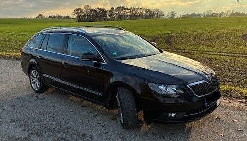 Gebraucht Skoda Superb Active 170 PS (125 kW) 2013 Braun Limousine