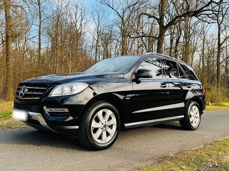 Gebraucht Mercedes ML250 204 PS (150 kW) 2011 Schwarz SUV