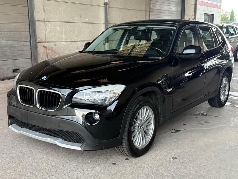 Schwarz Gebraucht 2011 BMW X1 Sport Line SUV | 10.900 € (Fairer Preis) - Bild 1/4