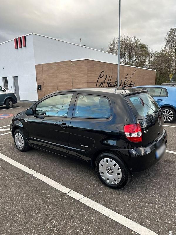 Gebraucht VW Fox 54 PS (39 kW) 2009 Schwarz Kleinwagen